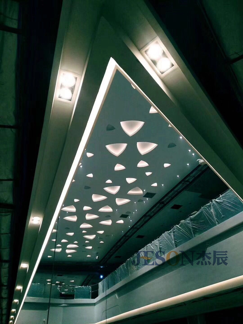 杰辰立柱——大型商场装修的点睛之笔