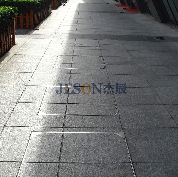 不锈钢隐形井盖相较铁井盖的优势分析